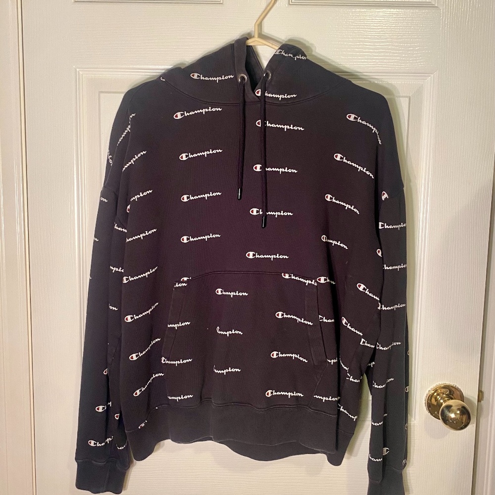 Preloved Champion Women’s Logo Hoodie Size Large